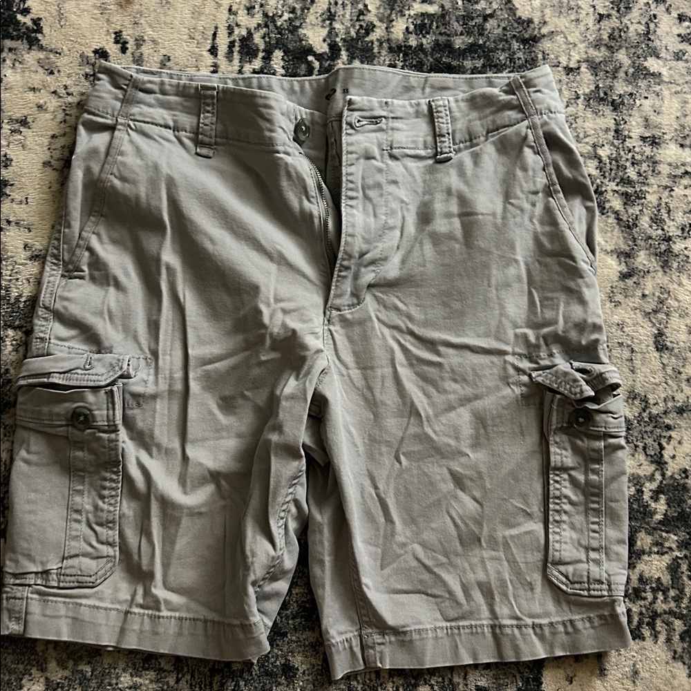 Old Navy Light Gray Cargo Shorts size 33
